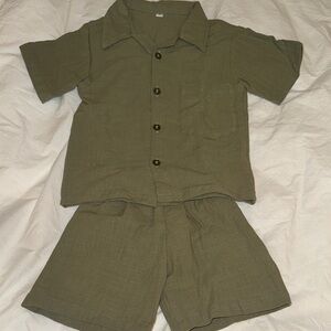 Kids Olive Green button down shirt and shorts set. Cotton gauze fabric. NWOT.